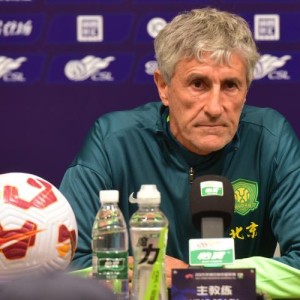 乱世中超！榜首1夜易主，4队差2分！中超惨烈争冠，9月直接定江山